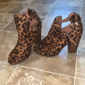 size 9 open toe suede booties